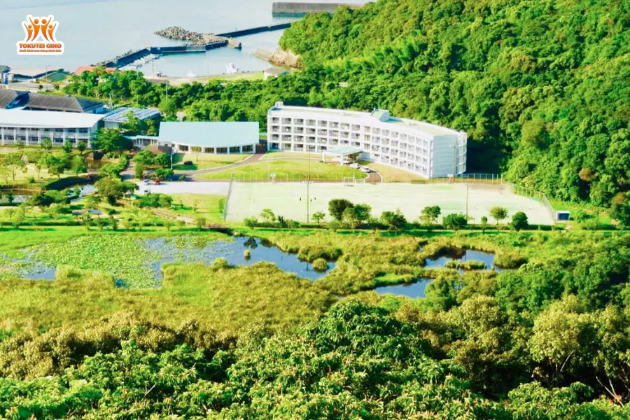 Meitoku Gijuku (明徳義塾)