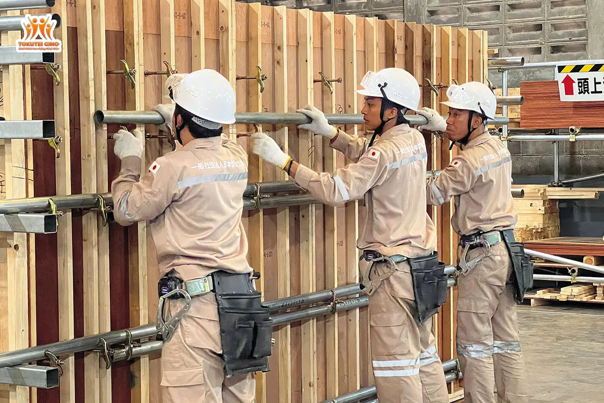 công nhân làm việc tại nhật bản